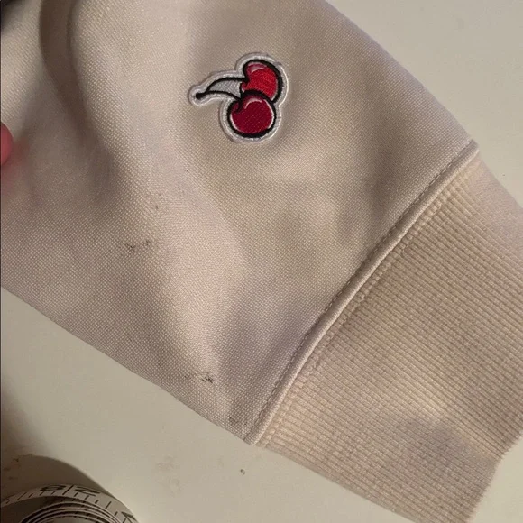Cream Sweatshirt with Cherry Design - Picture 3 of 3